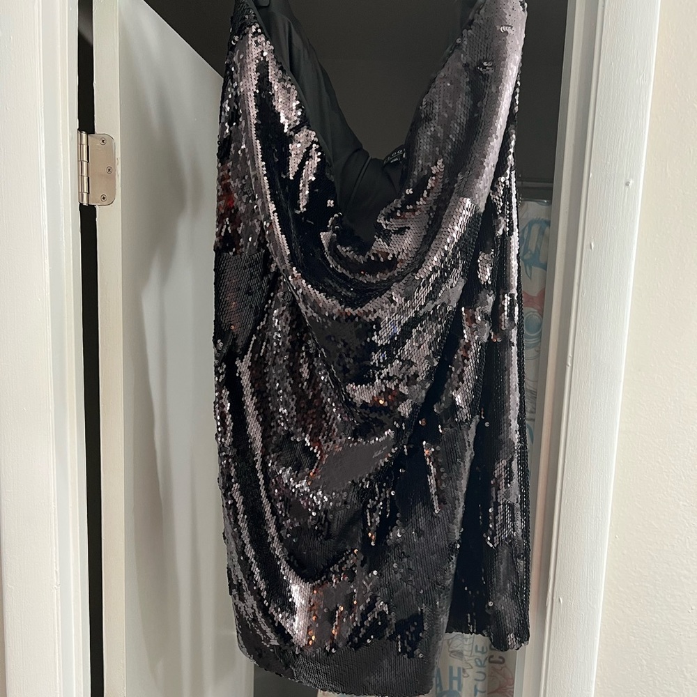 Black Sequin Skirt Size 28 only worn once great condition